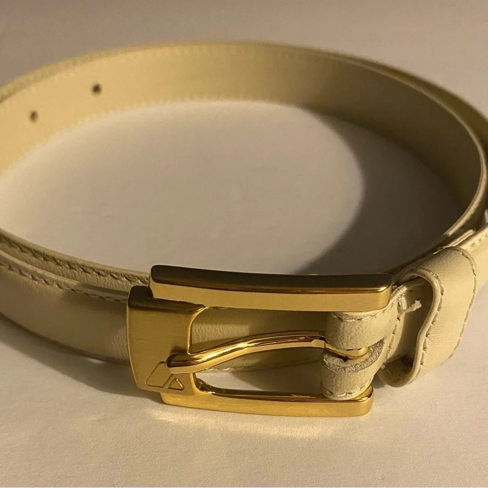 Liz Claiborne belt, Full grain Semi Aniline, Leather, Sz M,Closet staple,Neutral
